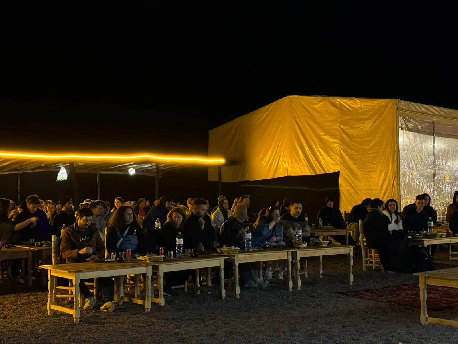 Cena bajo las estrellas